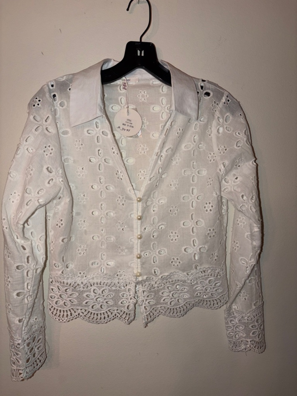 Pastel White Eyelet Lace Button Down Shirt – Size Small 🤍 NWT - Picture 2 of 6